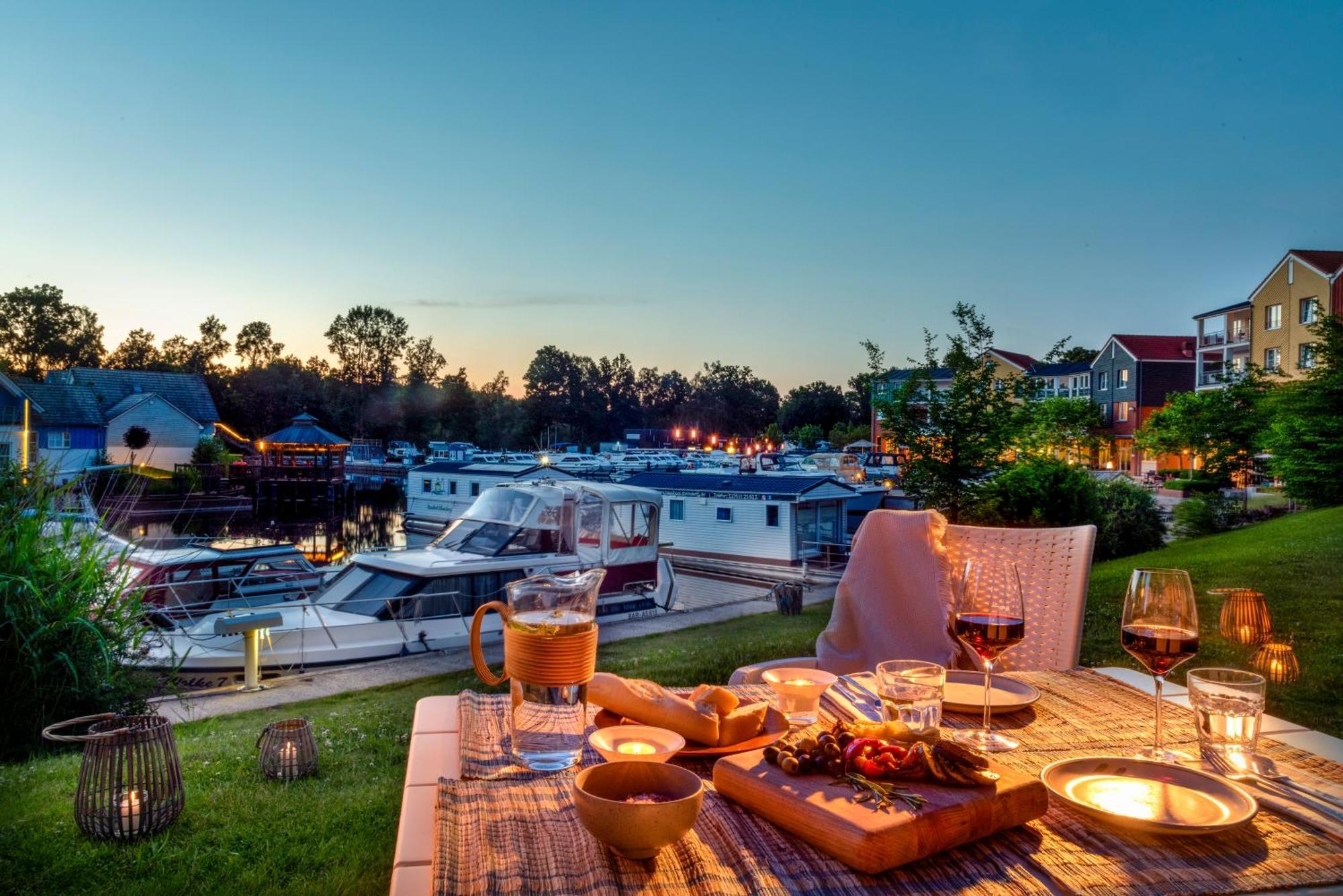 Precise Resort Marina Wolfsbruch Rheinsberg Exterior foto